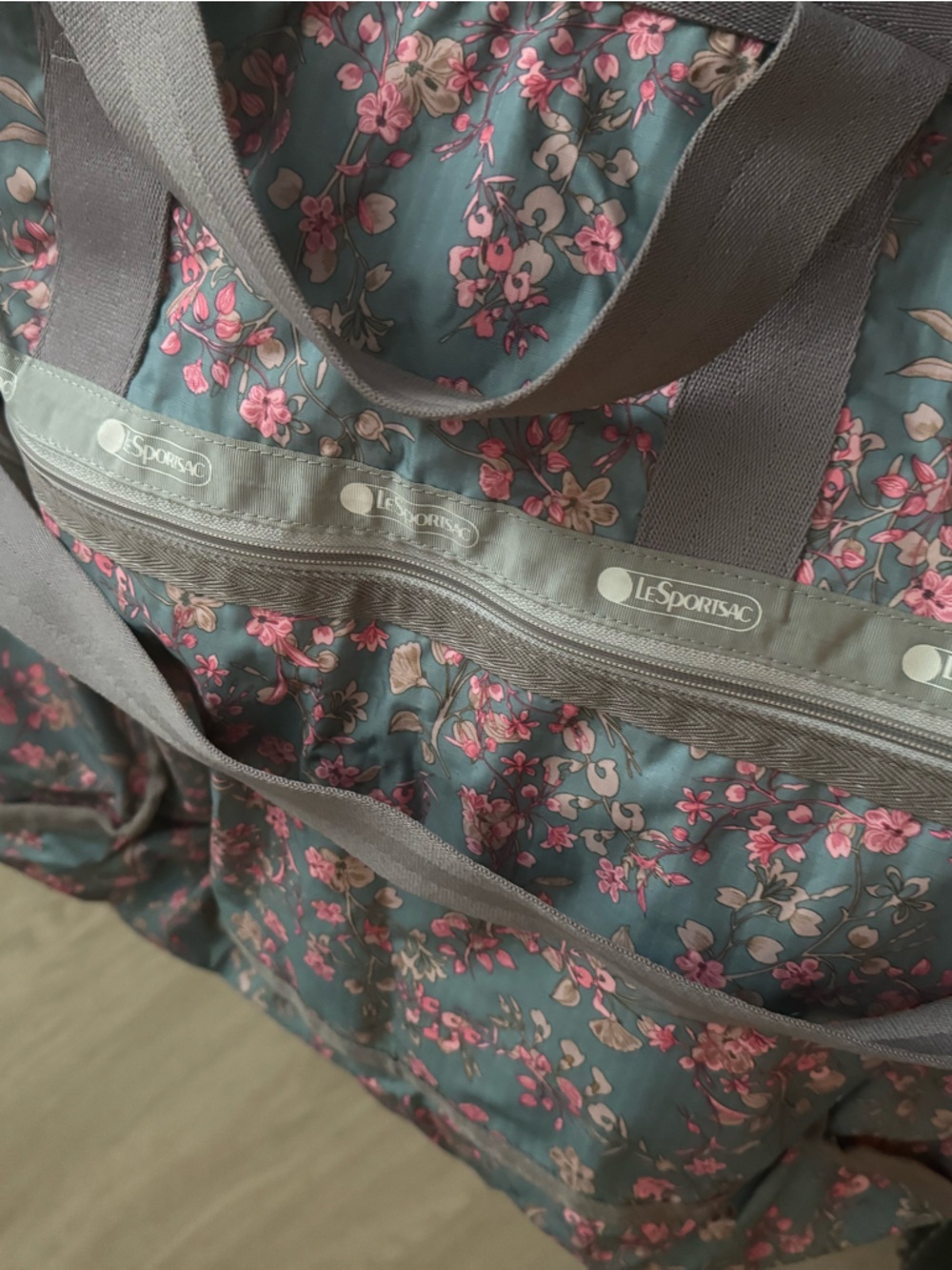Le sportsac Floral Weekender Duffel Bag in Teal and Pink - Picture 5 of 6